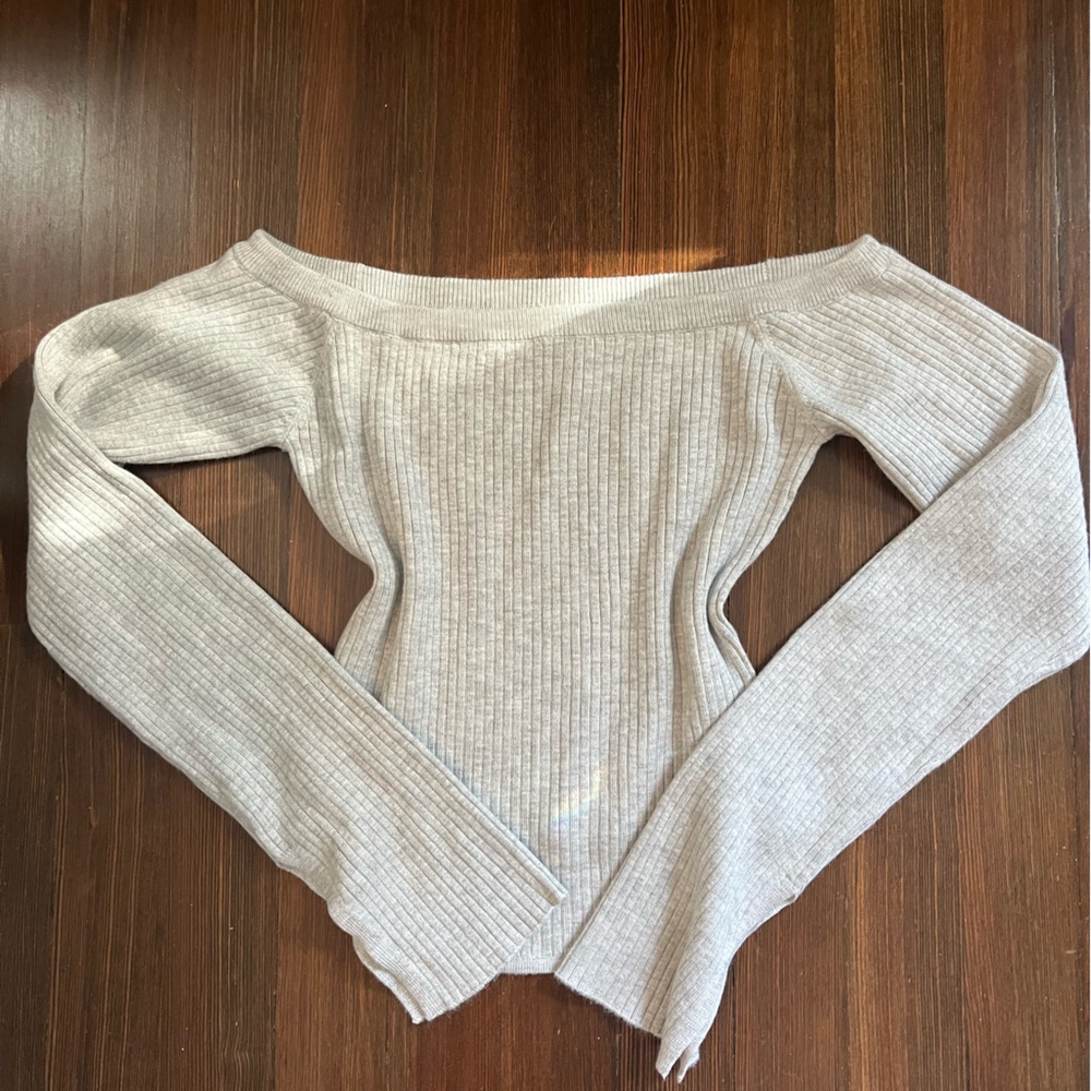 Off-The-Shoulder Garage Top